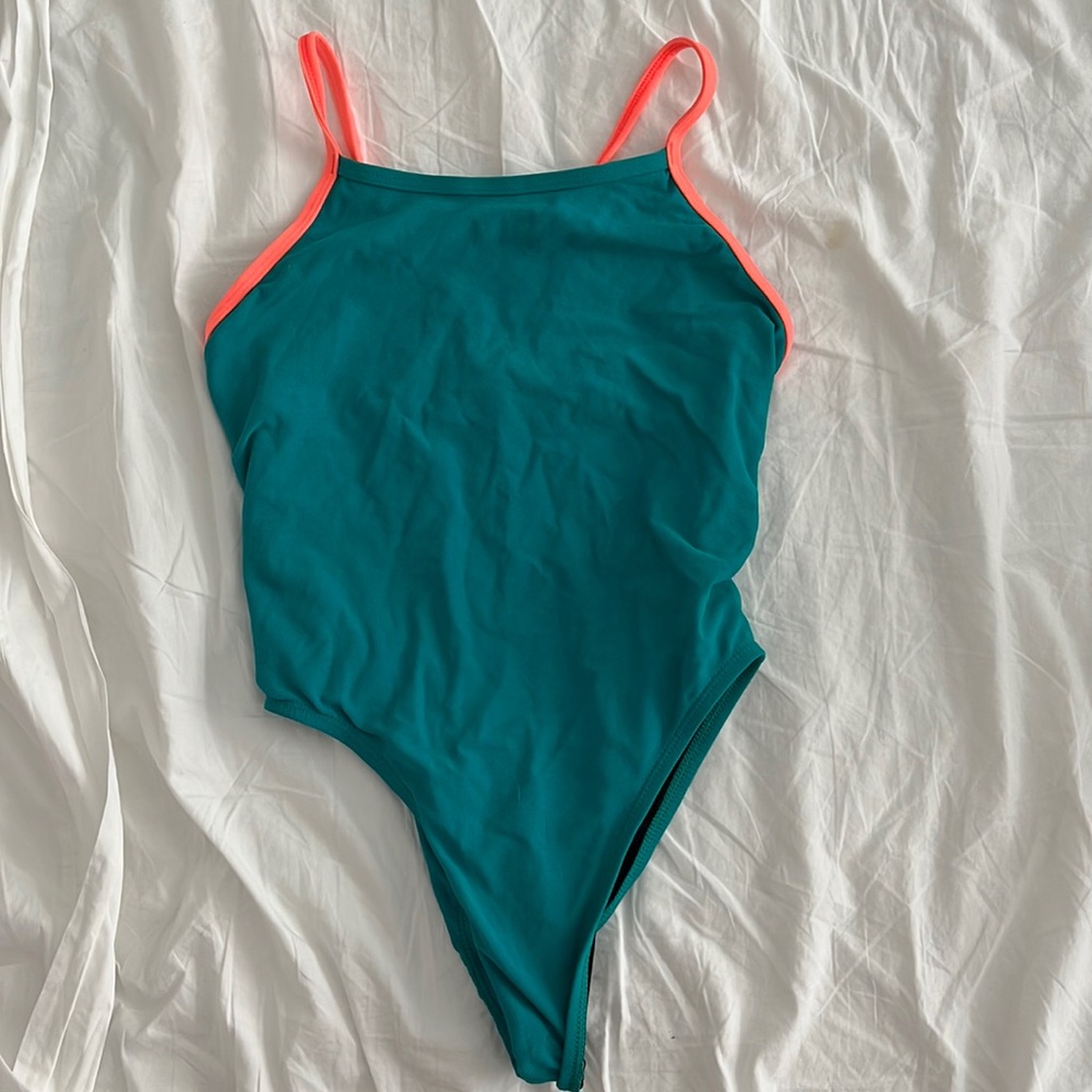COLORBLOCKED JOLYN PERRY